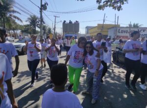 Magdala Furtado, prefeita de Cabo Frio, participa da Marcha Para Jesus, em Tamoios