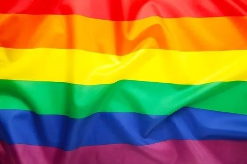 Enchendo a Praia do Forte de Cores: XVIII Parada do Orgulho LGBTI+ de Cabo Frio à Vista