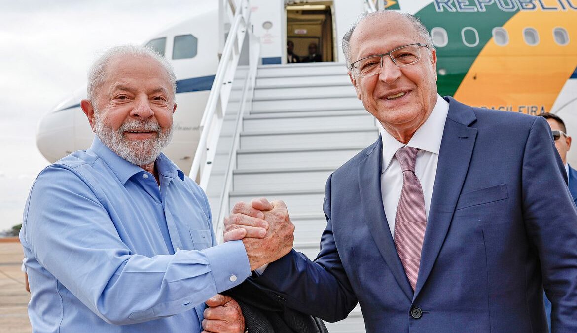 Lula participa da posse do novo presidente do Paraguai