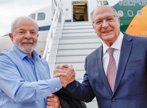 Lula participa da posse do novo presidente do Paraguai