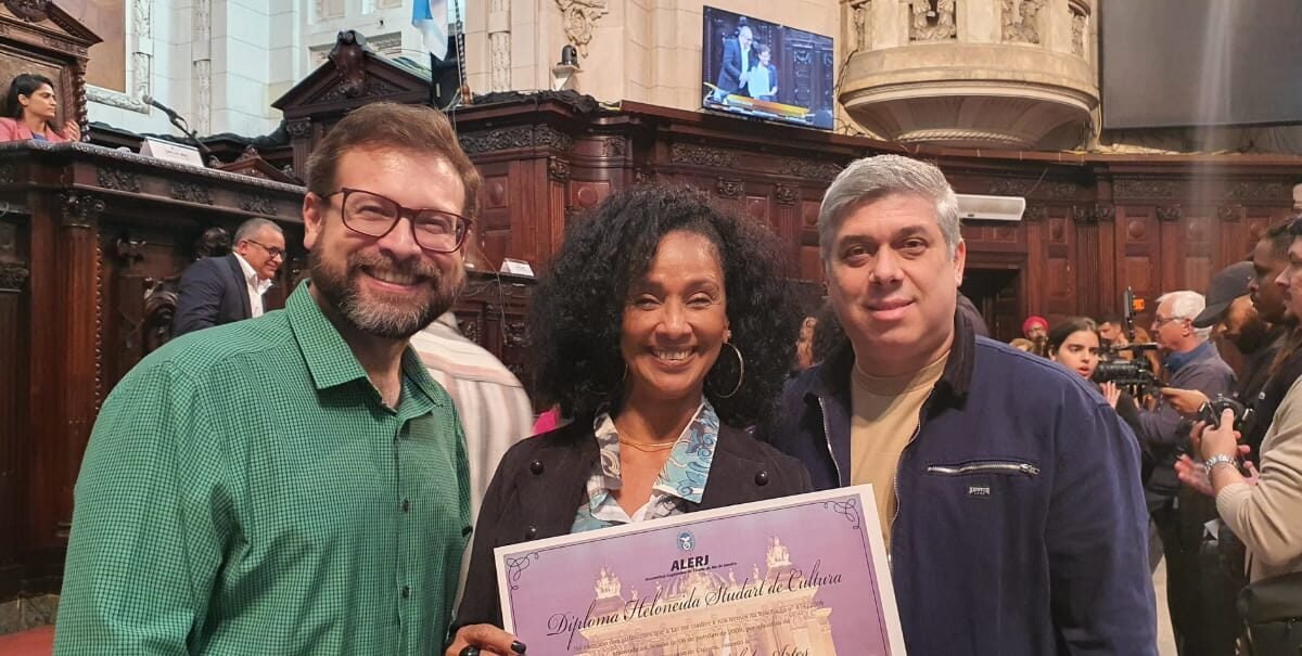 Macaé: Escola Municipal de Artes recebe prêmio da Alerj