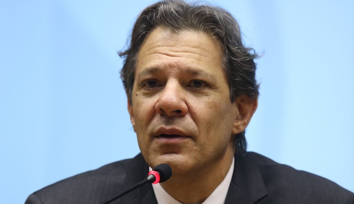 Fim do parcelamento sem juros prejudicará consumidores, diz Haddad