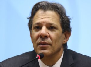 Fim do parcelamento sem juros prejudicará consumidores, diz Haddad