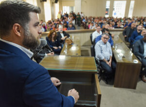 Campos: Prefeito Wladimir participa do seminário “TCE Presente” na Câmara de Vereadores