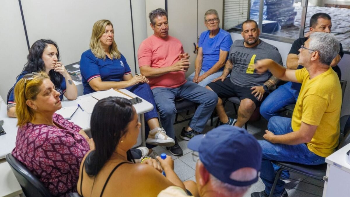 Turismo se reúne com expositores da Feirinha de Teresópolis