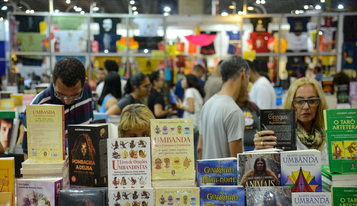 Com 600 mil visitantes, Bienal do Rio vende 5,5 milhões de livros