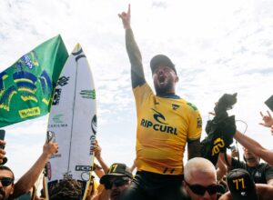 Filipe Toledo conquista bicampeonato mundial de surfe