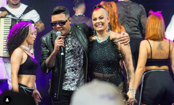 Em nova fase, MC Mari sobe single com Felipe Araújo