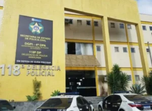 Homem é preso em flagrante em Araruama após agredir companheira