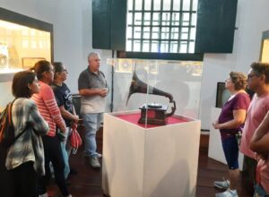 ’Caminhos de Maricá em Ação’ leva visitantes para conhecer patrimônio histórico da cidade