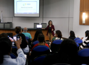 ‘Sexta na Rede’ capacita servidores da assistência social