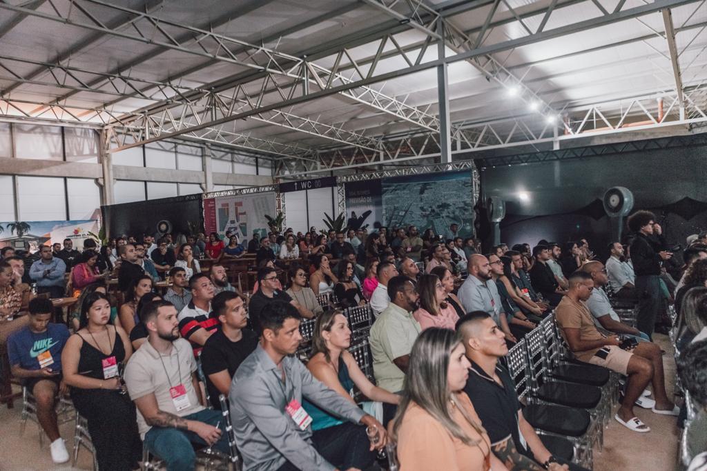 Shopping Plaza Rio das Ostras realiza entrega de chaves aos empresários