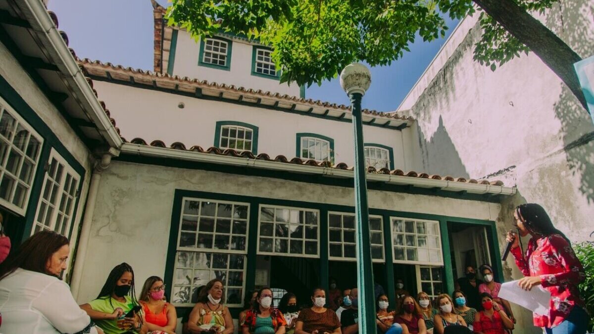Dia Nacional do Livro, em Cabo Frio, tem sarau comemorativo na Biblioteca Municipal Professor Walter Nogueira