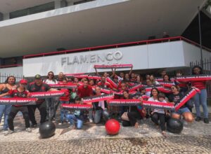 Parceria entre a prefeitura e loja Nação Rubro Negra leva pessoas com deficiência ao Maracanã
