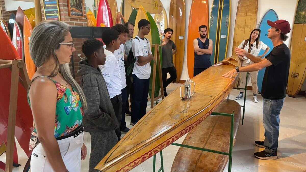 Espaço Cultural do Surfe recebe visitação de alunos da rede pública de Cabo Frio