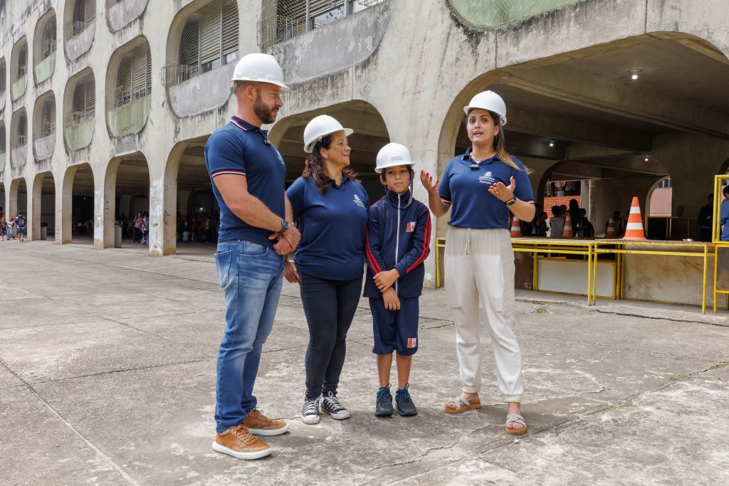 Prefeito de Teresópolis acompanha início da obra de reforma do Ciep Prof. Amaury Amaral dos Santos, na Fonte Santa