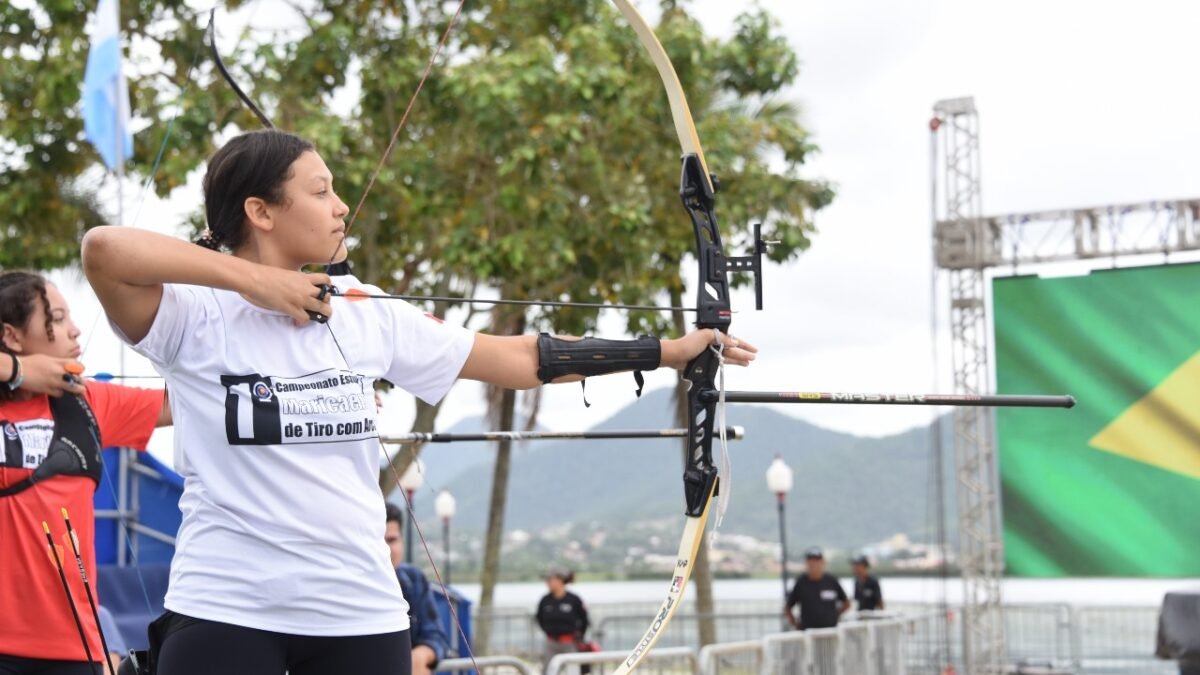 Torneio estudantil de tiro com arco agitou arena do Parque Nanci