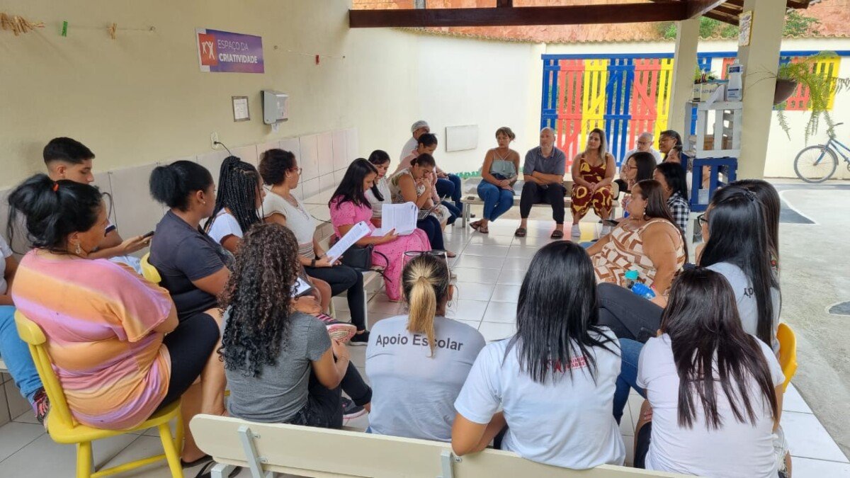 Escolas Municipais realizam etapa preparatória da Conferência Nacional de Educação