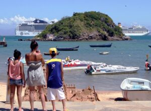 Primeiro navio de turismo da temporada 23/24 chega a Búzios neste sábado
