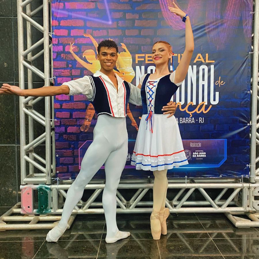 Bailarina rio-ostrense vence Festival Nacional