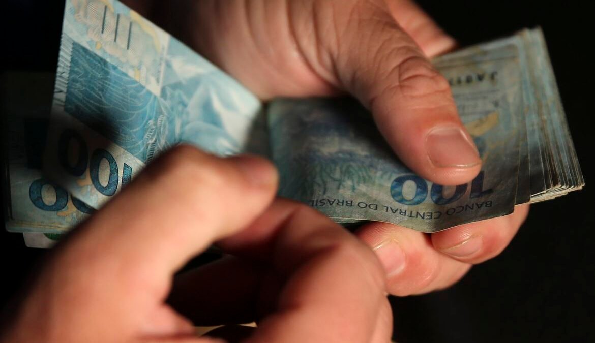 Câmara deve votar taxação para super-ricos nesta semana