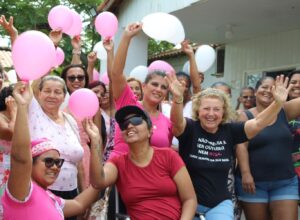 Araruama realiza grande ação do “Outubro Rosa” para alertar sobre a prevenção ao câncer de mama em unidades de saúde