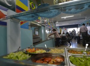 Número de bares e restaurantes com prejuízo em agosto aumenta 5%