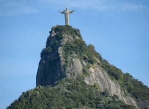 Cristo Redentor completa 92 anos com festa e missa
