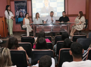Encontro comemorativo reúne fisioterapeutas, terapeutas ocupacionais e acadêmicos