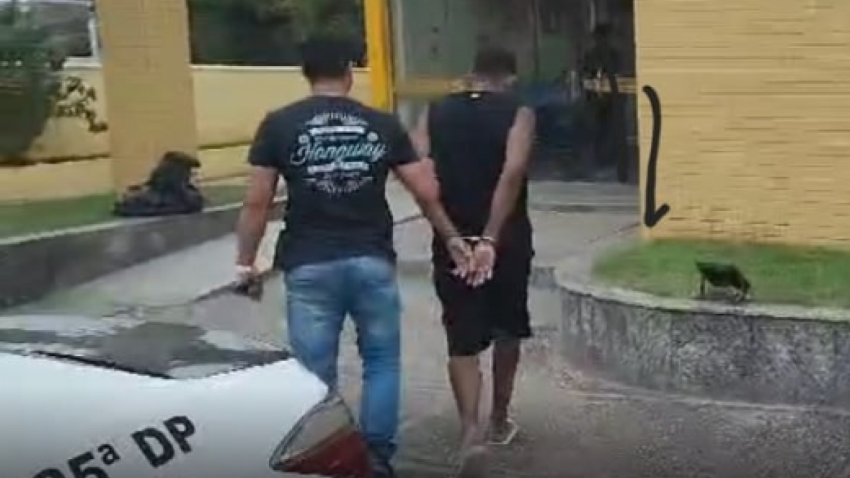 Foragido por roubo é preso em Cabo Frio