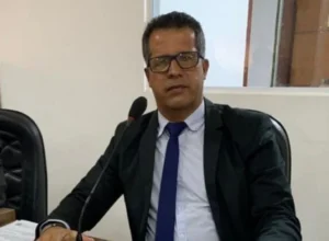Justiça cassa mandato do vereador Isaías do Escolar (PROS), de São Pedro da Aldeia