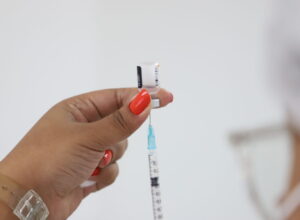 Vacinação contra a Covid-19 continua sendo aplicada em Rio das Ostras