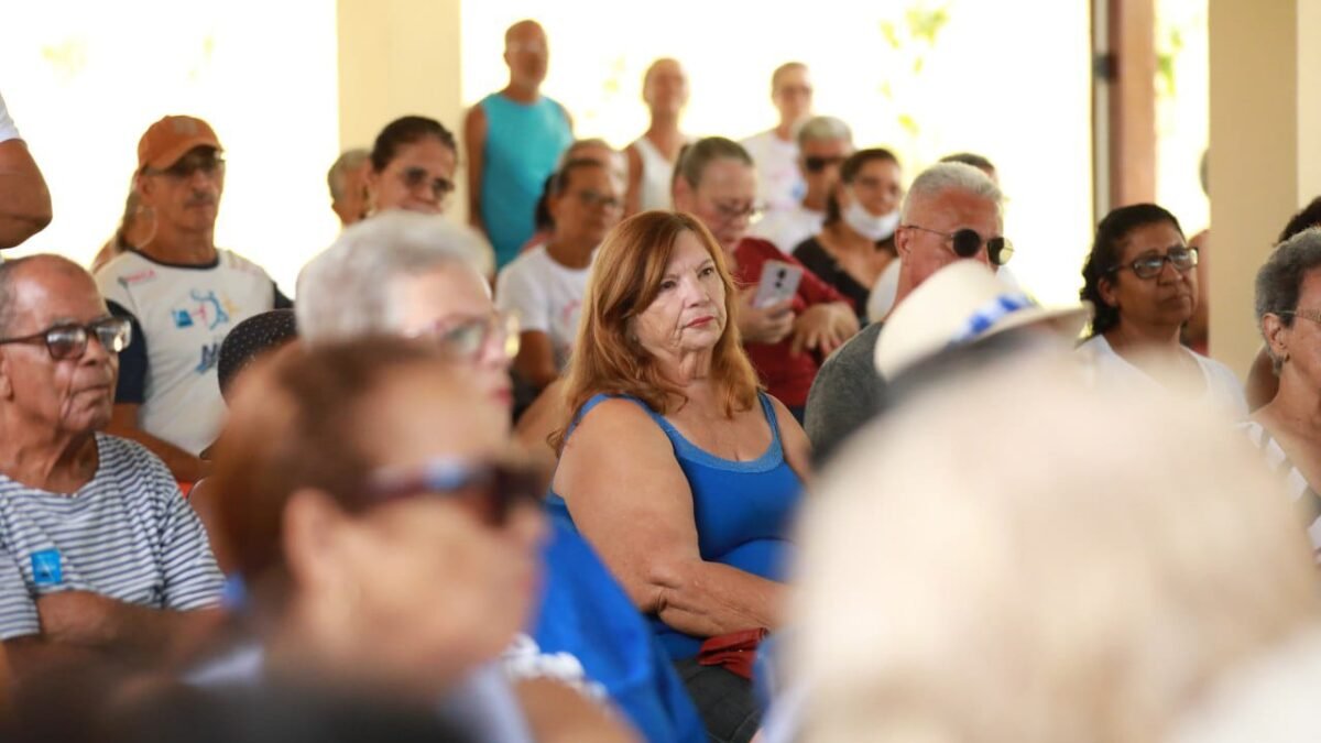 Casa da Terceira Idade recebe palestra como parte da programação do Novembro Azul