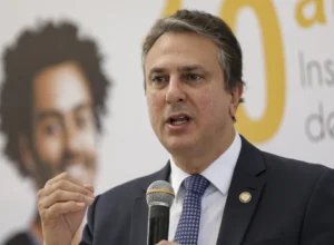 Caixa e BB começam nesta terça as renegociações de dívidas do Fies