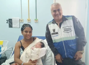 Itaguaí: Mulher entra em trabalho de parto dentro de banco e é socorrida por agentes do Segurança Presente