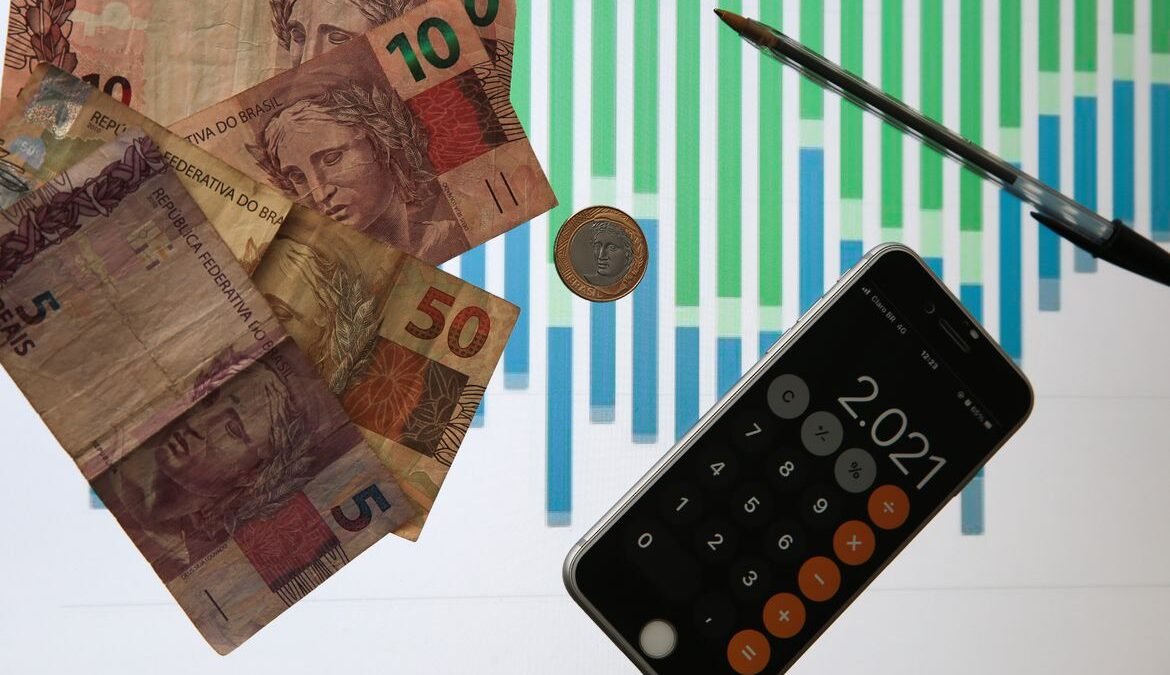 Estimativas do mercado para inflação e PIB permanecem estáveis