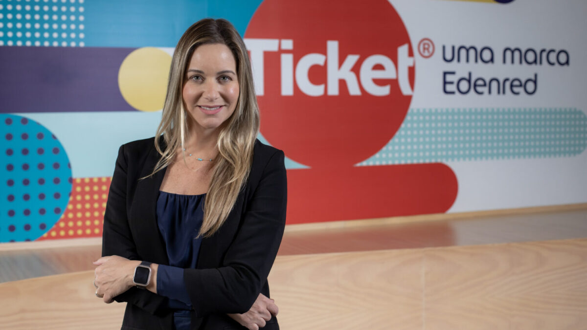 Fim da polêmica na ceia de Natal: apenas 20% das pessoas trabalhadoras não gostam de uva passa na ceia, revela a Ticket
