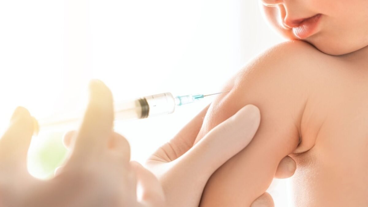 Vacinação de Tríplice Viral centralizada em unidades específicas e dias fixados