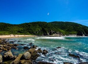 Homem é preso por matar turista argentina a facadas em Búzios