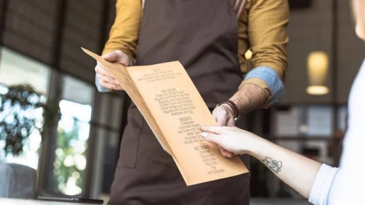 RJ obriga bares e restaurantes a oferecer cardápio físico