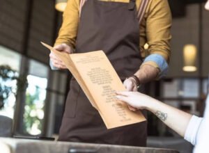 RJ obriga bares e restaurantes a oferecer cardápio físico