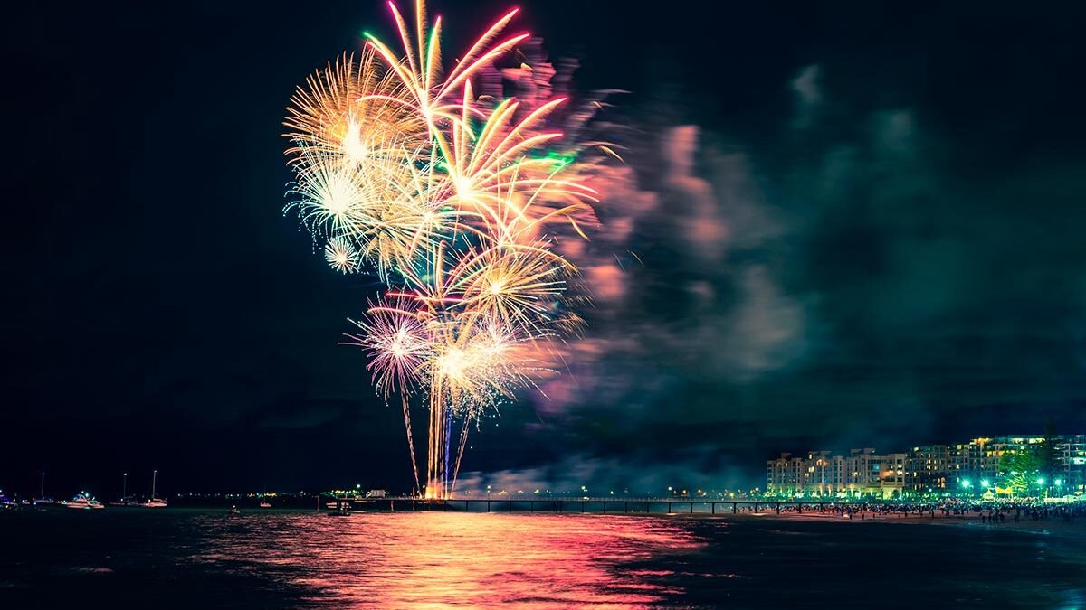 Ano Novo na Praia: 10 Dicas Essenciais para Celebrações Seguras e Inesquecíveis
