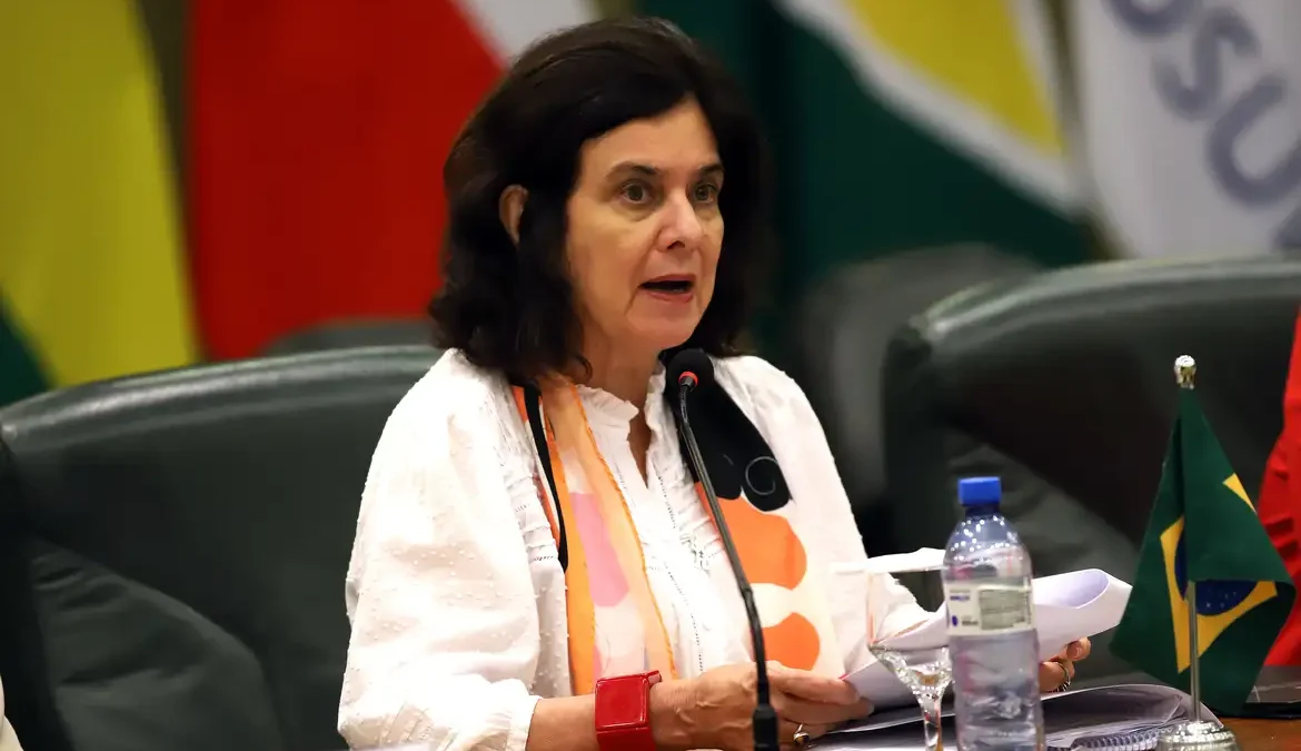 Covid-19: Saúde antecipa nova dose da bivalente para idosos