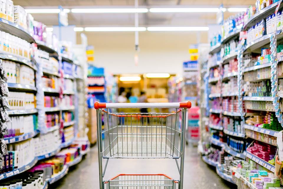 Supermercadistas sofrem com altas cargas tributárias no Brasil; entenda as estratégias para aumentar o lucro