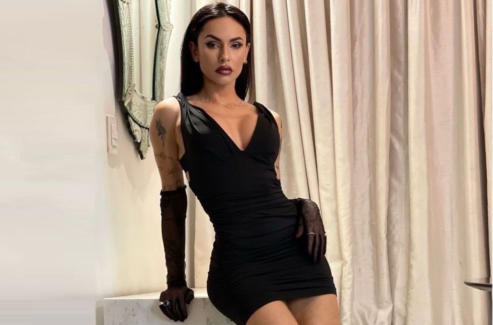 Atriz e Modelo Karina Sinopoli expressa o seu amor pela Arte