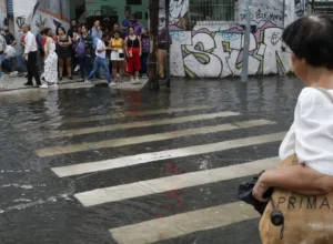 Chuva contínua causa transtornos na cidade do Rio