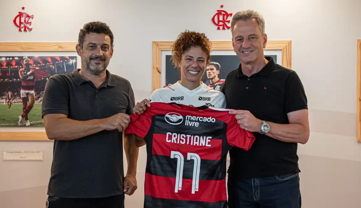 Flamengo anuncia a atacante Cristiane para o futebol feminino