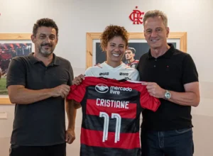 Flamengo anuncia a atacante Cristiane para o futebol feminino
