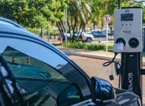 Carros elétricos que estourarem cotas de importação pagarão tarifas