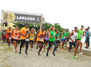 Corrida de São Sebastião é Sucesso na Orla Oscar Niemeyer de Araruama, Reunindo Atletas Amadores e Veteranos